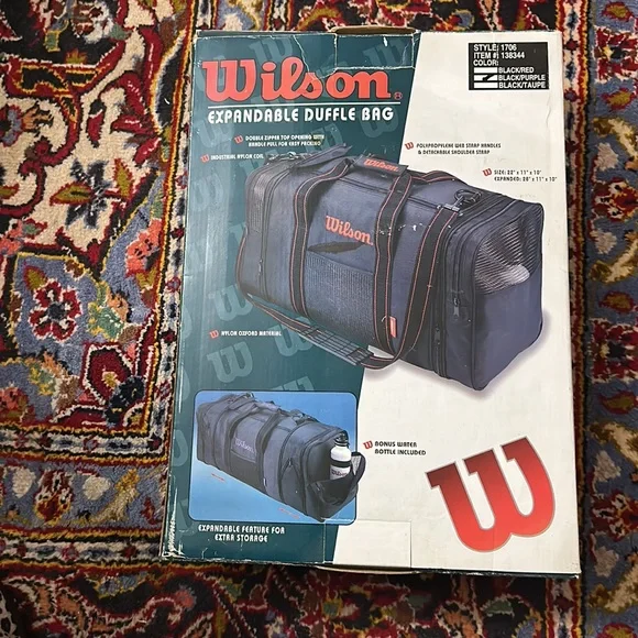 🌸 NEW WILSON EXPANDABLE DUFFEL BAG